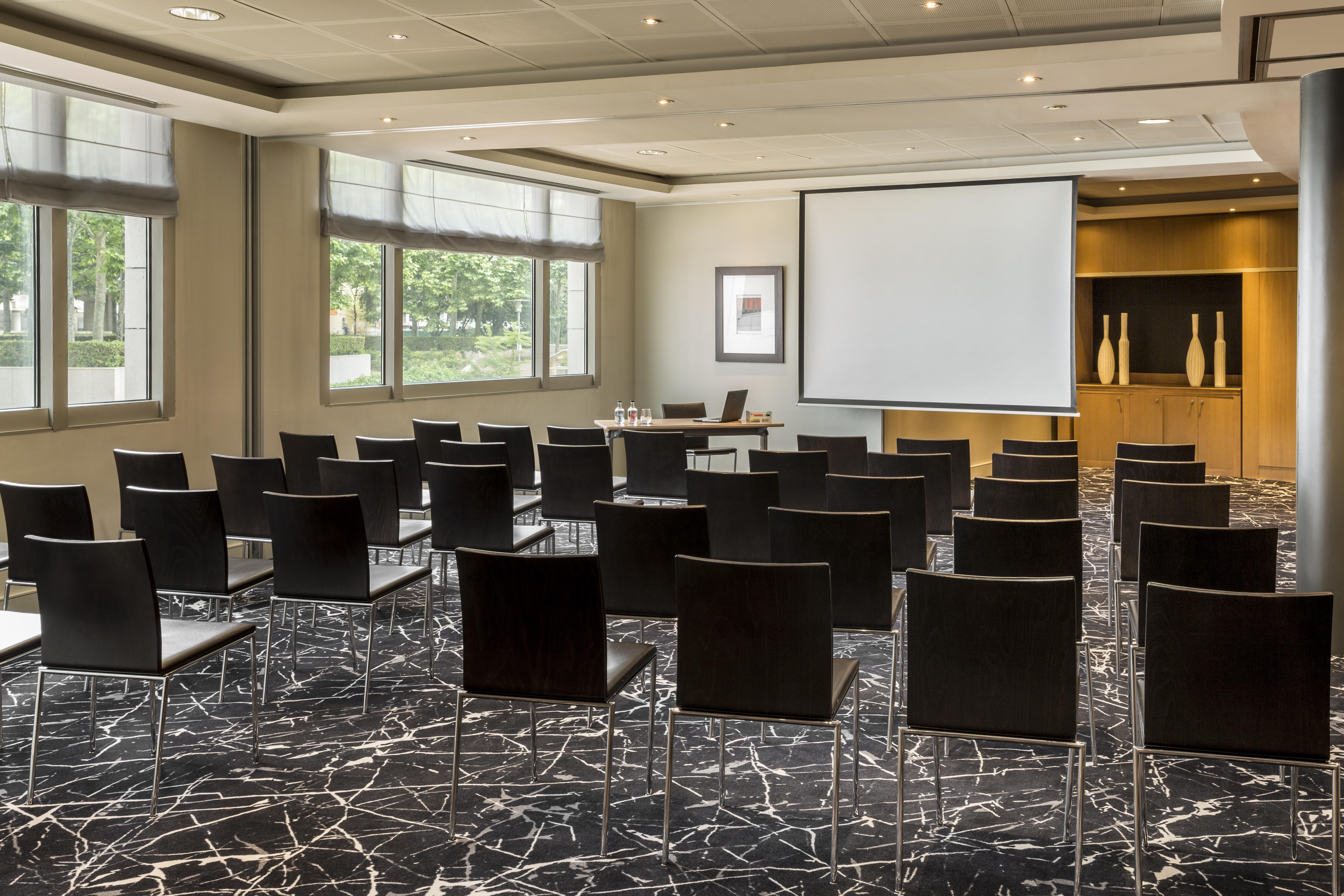 Nest Hotel Paris La Defense - Mgallery Collection Пюто Экстерьер фото Meeting room