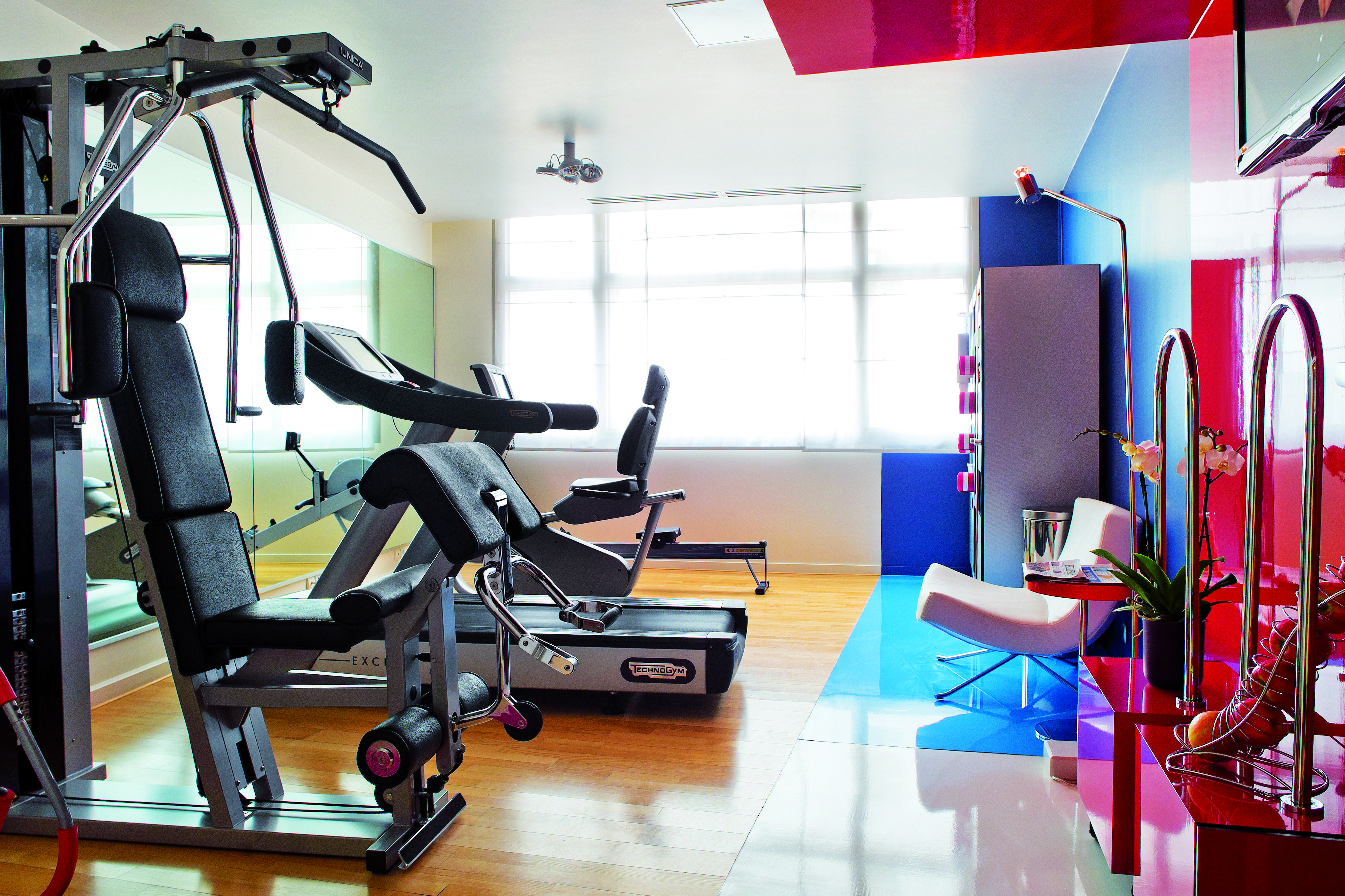 Nest Hotel Paris La Defense - Mgallery Collection Пюто Экстерьер фото A gym at a hotel